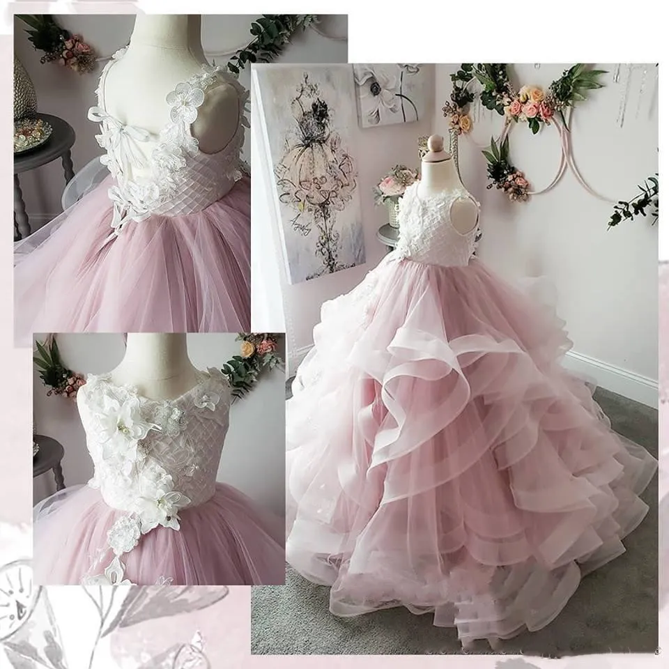 Vestidos de Primera Comunion 2020 Designer Kids First Communion Klänningar för Little Girl Blush Pink Ruffles Flower Girl Dress Ball Gown