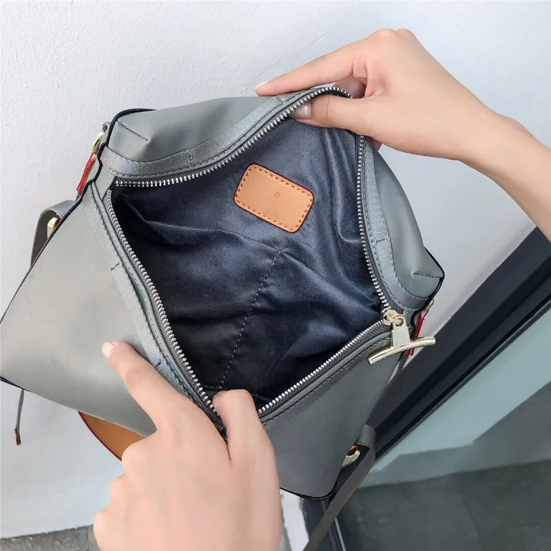 Fashion Laser Camera Bag Unisex Zipper Messenger Bag Postman Bag High Quality Crossbody Bags Original Women Shoulder Bags Shi197d