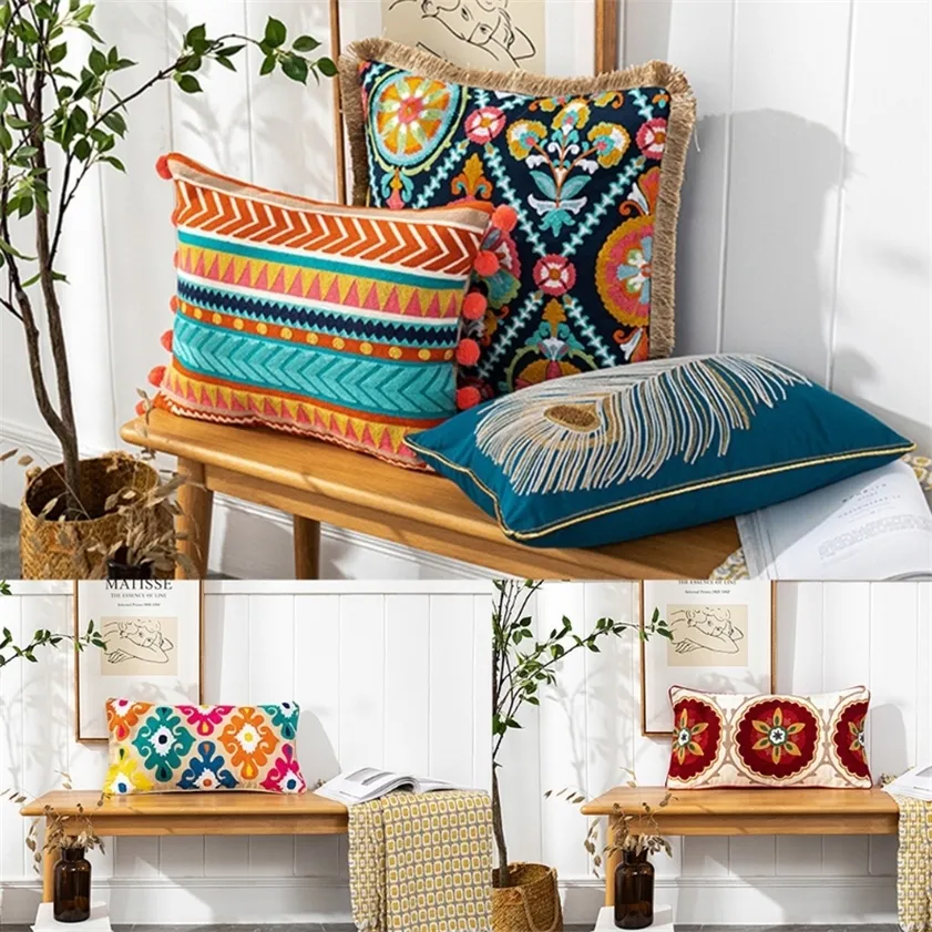 T84E Vintage Bohemian Style Tufted Lumbar Pillow Case Embroidered Alpaca Geometric Floral Pompom Tassels Throw Cushion Cover 220217