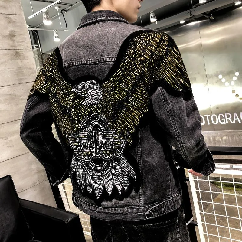 Marca abbigliamento on sale con aquila