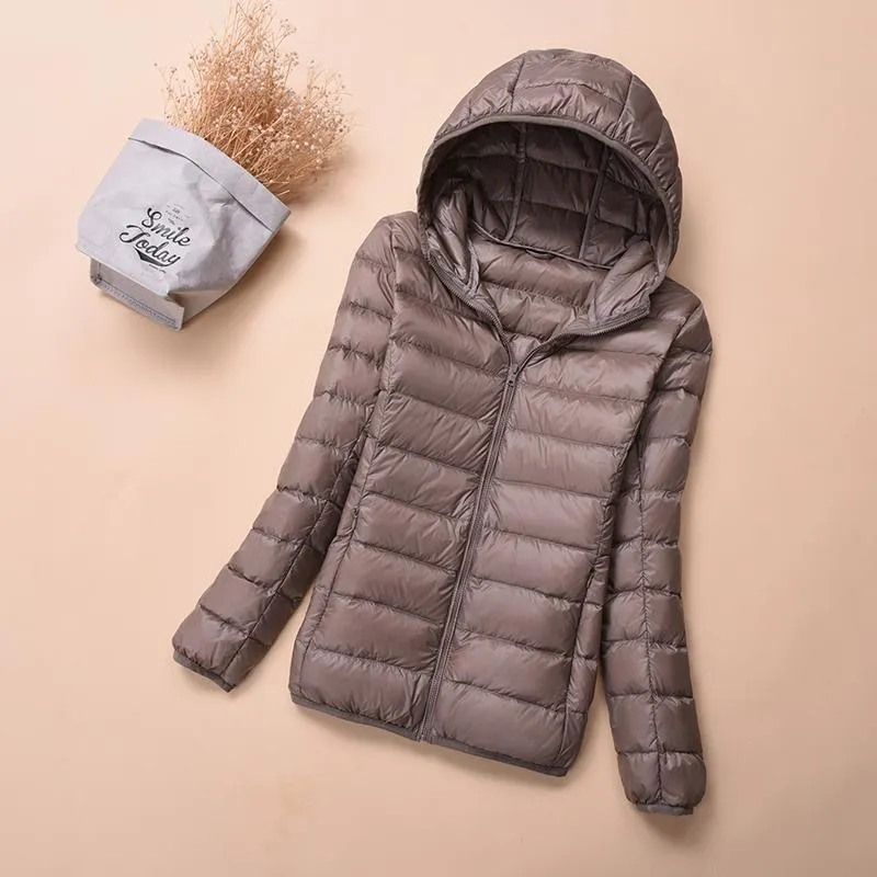 Kvinnors Down Parkas Vinter Plus Storlek 3xl Kvinnor Jackor Kort Ultra Lätt Duck Coat Hooded Puffer Jacka Höst OuterWear RH1407