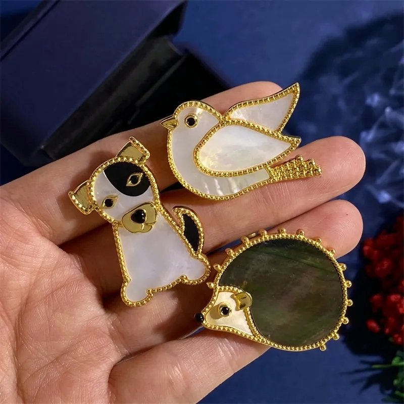 Dobra luksusowa biżuteria Pies Dove Hedgehog Zwierząt Broszka Miedź z 18k Złoto Plating Natural Shell Wysoka jakość do codziennej noszenia