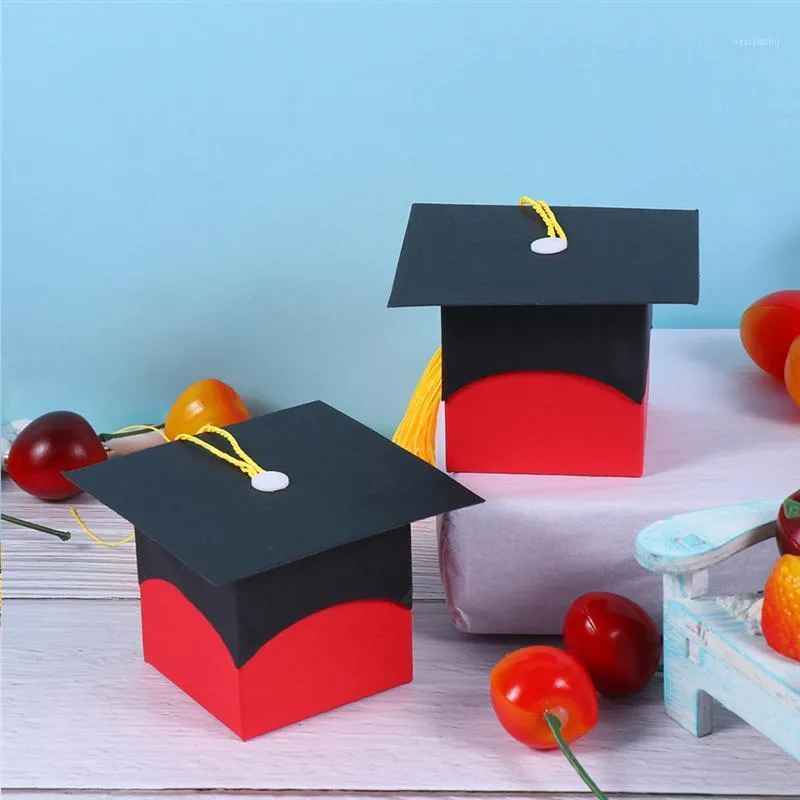 Cadeau cadeau 50pcs 2021 boîtes de fête de remise des diplômes capuchon de trancheuse boîte de bonbons conteneur de papier emballage scolaire A351