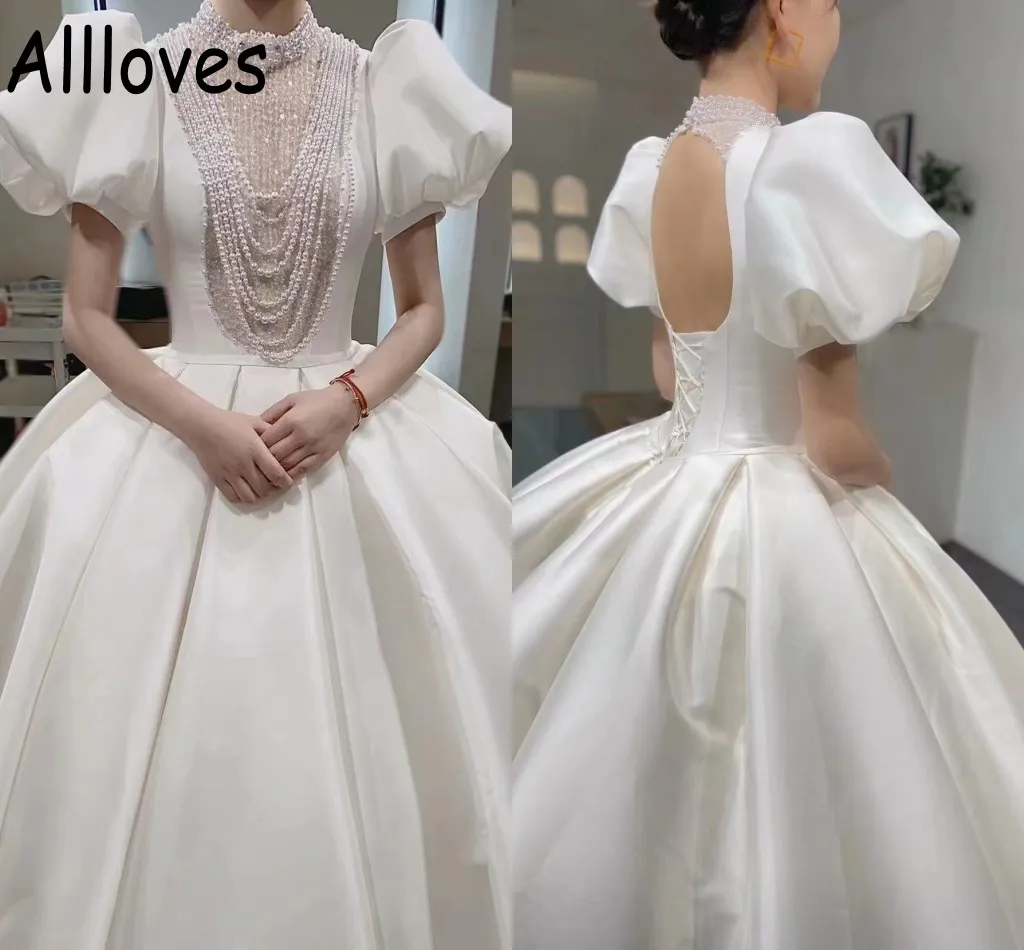 Perles majeures robe de bal robe de mariée rétro élégant Satin bouffant manches courtes princesse robes de mariée trou Corset dos col haut robes De Novia CL0027