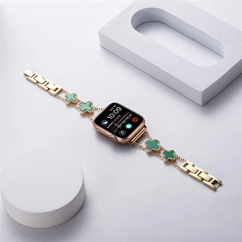 Bracelet en métal mignon brillant Sangles intelligentes pour Apple Watch 7 Bande 41mm 40mm 40mm 38mm Bling Strap trèfle à quatre feuilles IWatch 7 SE 6 5 4 3 45mm 44mm 42mm