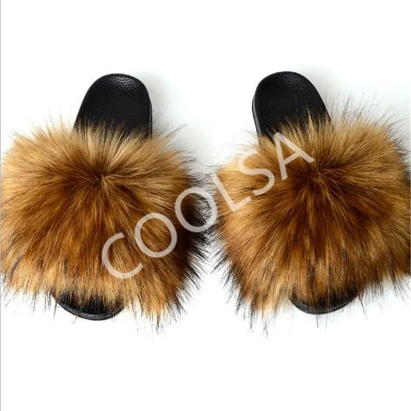 Fausses pantoufles moelleuses Summer Femme en peluche Chaussures Femmes Femmes Madies Fake Fox Hair Sandals Femelle Flip Flops Y2 25