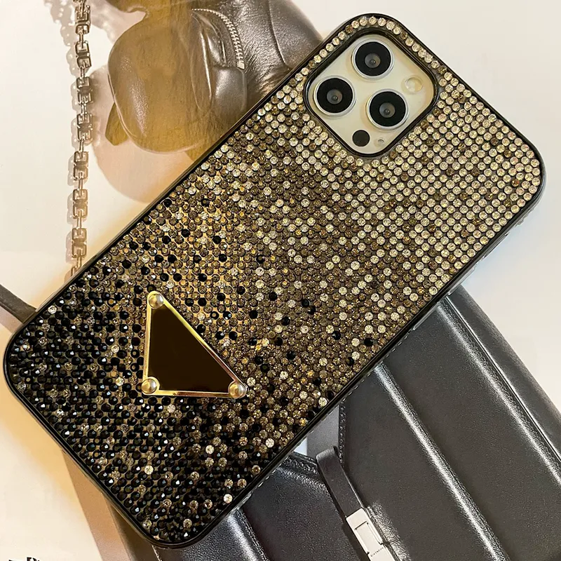 Designers Crystal Diamonds Téléphone Cas Pour IPhone 11 12 13 Pro Promax Xr X/xs 7/8 Cas Lettre P Shell Téléphone Portable D2201063Z