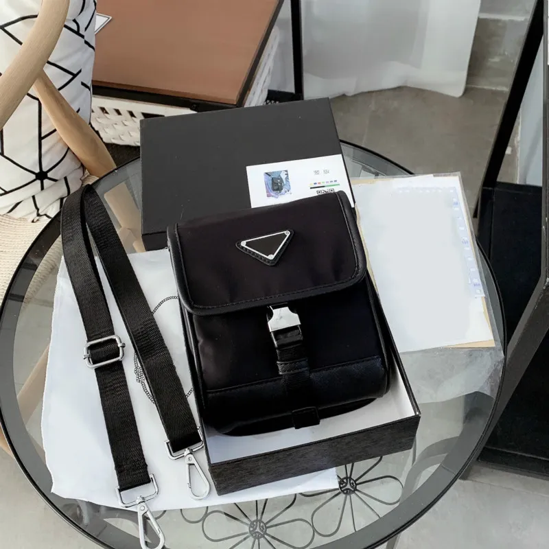 New Mens Shoulder Phone Bags Luxury SmartPhone Bag Mini Size Designers Crossbody Solid Black Famous Purses 2022