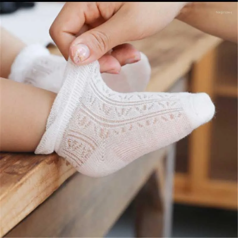 靴下4ペア/ロットベビー夏の細いソリッドメッシュ通気性綿の短い子供ソフト快適な高品質1