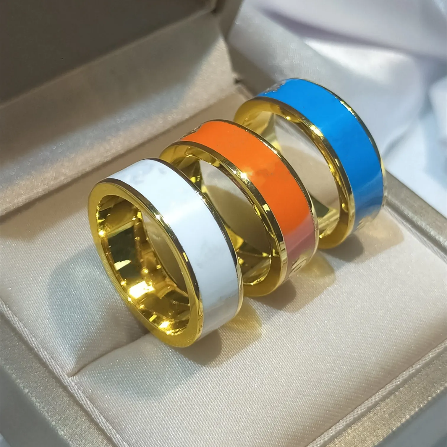 Emaille ring rood en wit tweekleurige ring voor koppels hoge kwaliteit roestvrijstalen plating k goud ringen letter ring levering