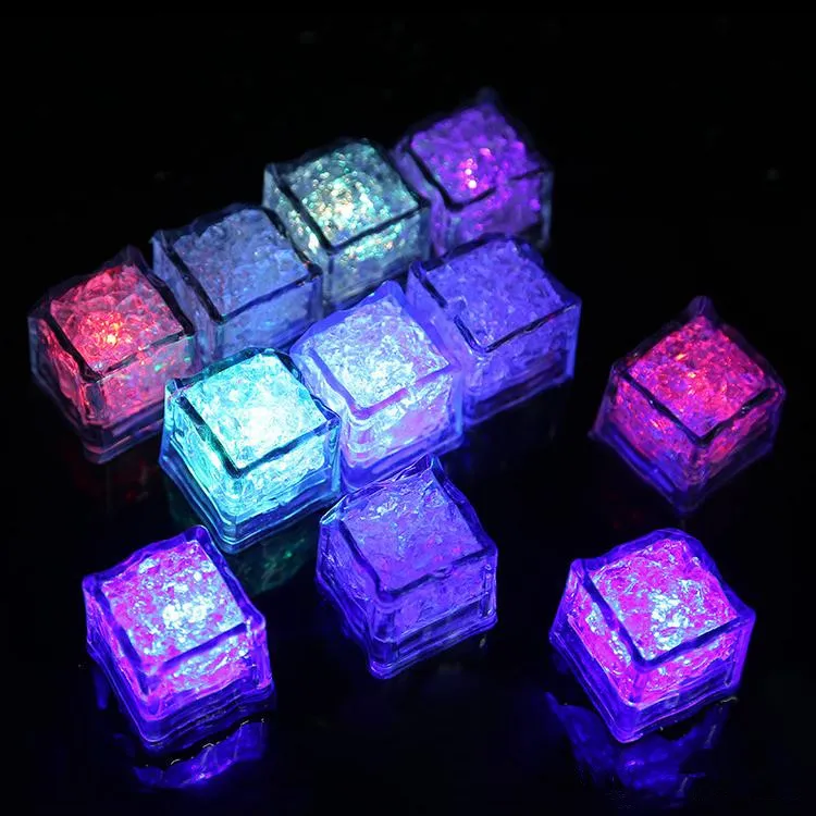 Aoto Colors Mini Romantisk Lysande Kub LED Konstgjord Ice Cube Flash LED Light Wedding Christmas Party Decoration