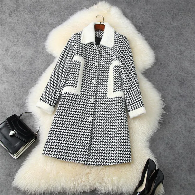 Kvinnorsullblandningar Högkvalitativa Runway Designers Fur Collar Plaid Loose Woolen Jackor och Coats Vinter Vintage Kvinnor Ytterkläder