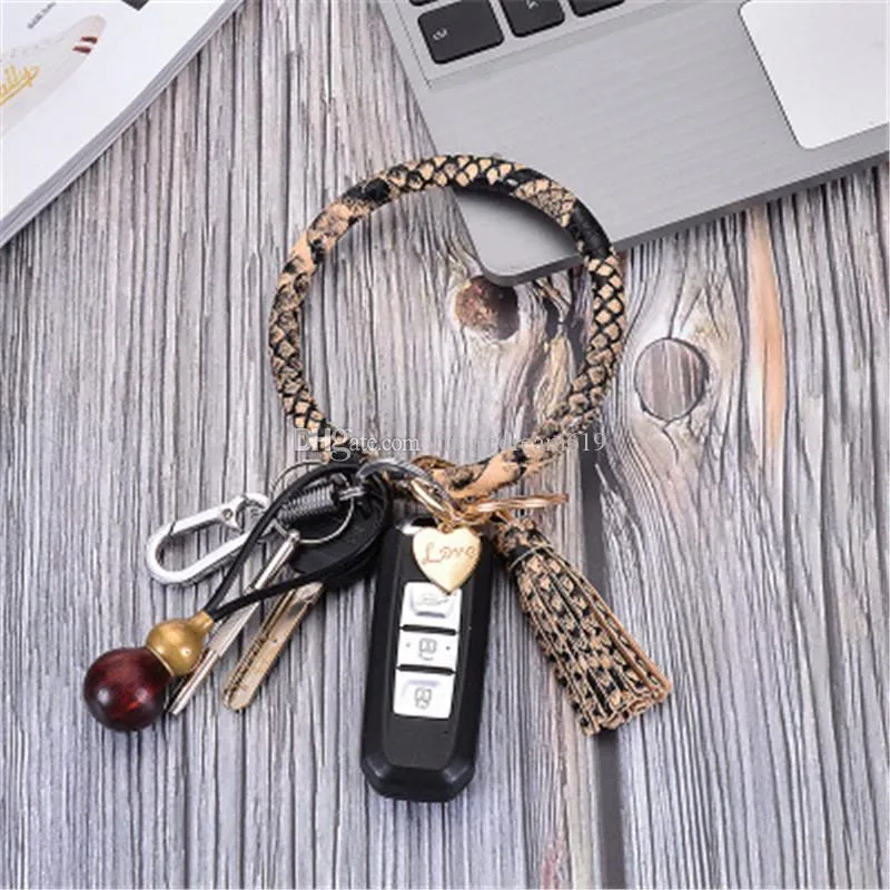 Round Circle Wristlet KeyChain Heart Shaped Pendant Keychain Bracelet PU Leather Keyring For Women Tassel Car Keychain Wristlet