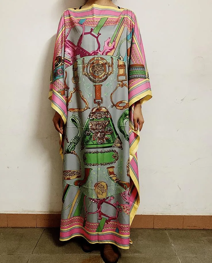 Roupa étnica Comprimento 130cm Busto 130 cm Elegante Impresso Silk Caftan Senhora Vestidos Loose Estilo Dashiki Mulheres Muçulmanas Africanas Long