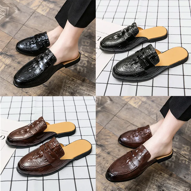 Luxury Brand Fashion Mens Designer Krokodil Mönster Tofflor Äkta Läder Mulor Svart Brun Slipper Mens Casual Slip-On Skor Storlek 38-45