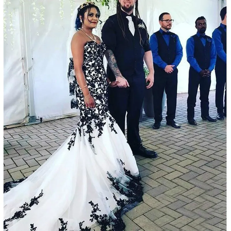 Robe de mariée en dentelle noire et blanche Appliques chérie robes de sirène robes de mariée avec long train formelle robe De Noiva 2020