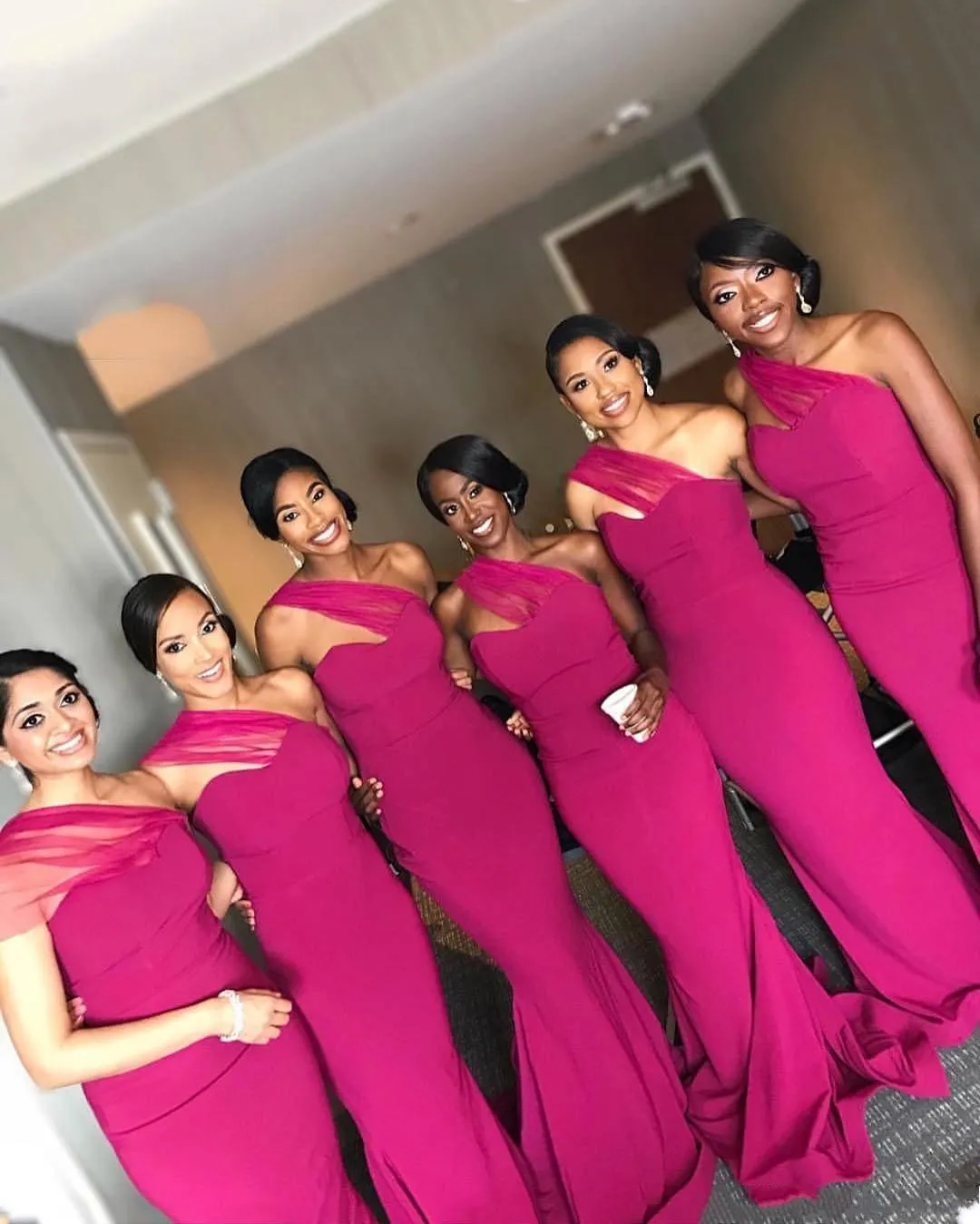 African New Designer Fucshia Sheath Bridesmaid Dresses Cheap One Shoulder Sweep Train Wedding Party Gowns Formell Kappor Maid of Honor Dress