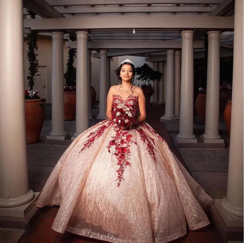 Розовое золото шампанское quinceanera платье мяч милая кружевная аппликация бусины блестеть длина пола сладкий 16 Prom Princess Princess