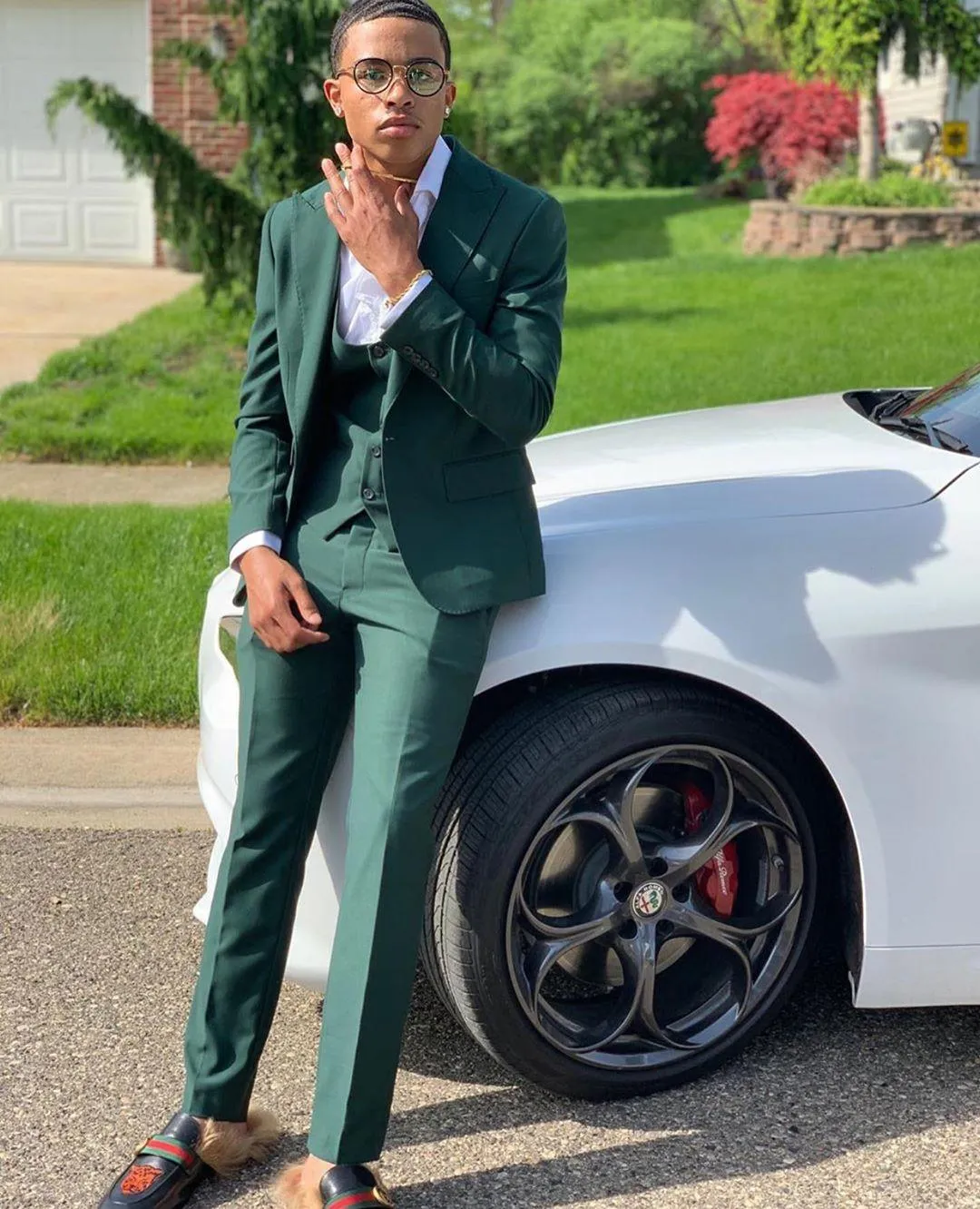 Groomsman Tuxedos Green Slim Fit Peak Lapel Suit: Mens Wedding Set