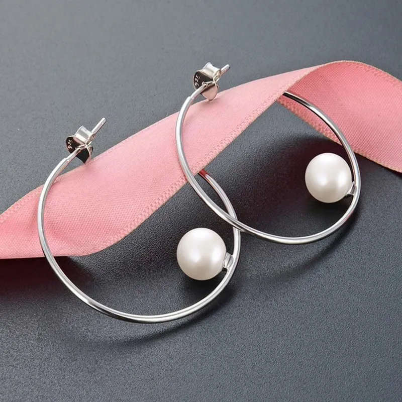 S925 Sterling Silver Circular Pearl Örhängen för Kvinnor Flickor Mode Luxury Designer Stud Örhängen Smycken Anti Allergic