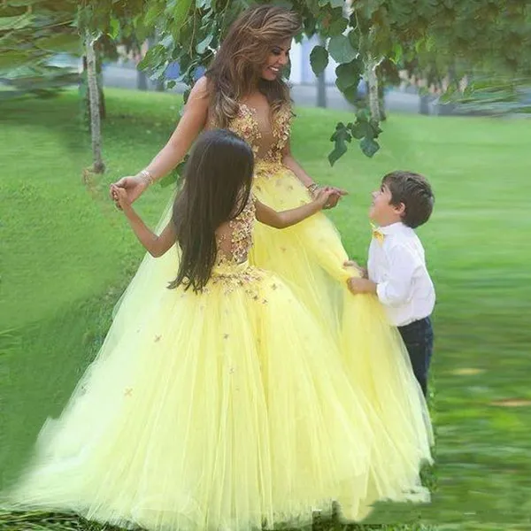 Vestidos de niña de flores de princesa de tul amarillo hasta el suelo, apliques de faja a juego, vestidos de desfile de cumpleaños para niñas transparentes, vestido de primera comunión