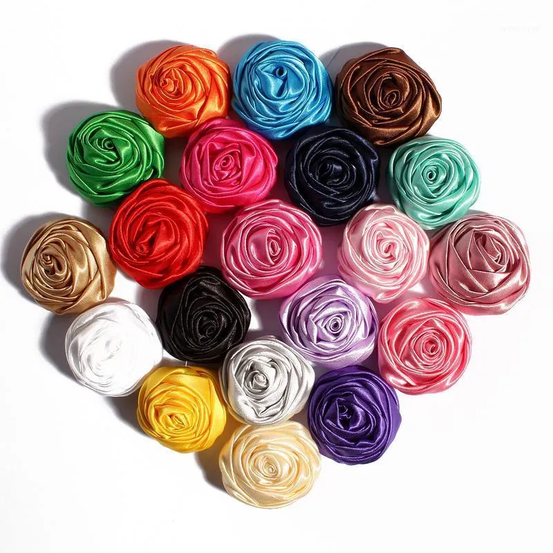 Flores decorativas Grinaldas por atacado 50 pçs / lote 5cm 20colors novidade artificial Satins macios ribbon Rolled Rose Tecido para headbands Childrre