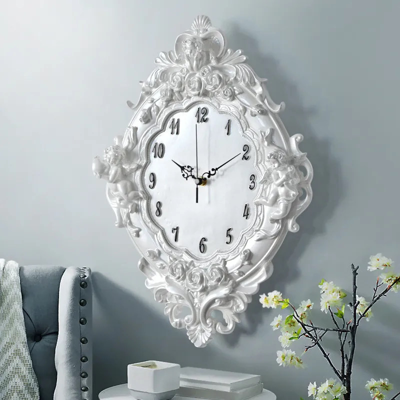 ヨーロッパの天使の壁掛け樹脂のバラの花と時計のためのスタイルのリビングルームの寝室のミュートキューピッド樹脂Angel時計ギフト1008