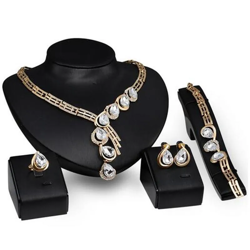 Brincos Necklace Atacado 2021 Requintado Dubai Jóias Conjunto de Luxo Gold Color Grande Nigeriano Casamento Africano Grânulos Projeto Traje