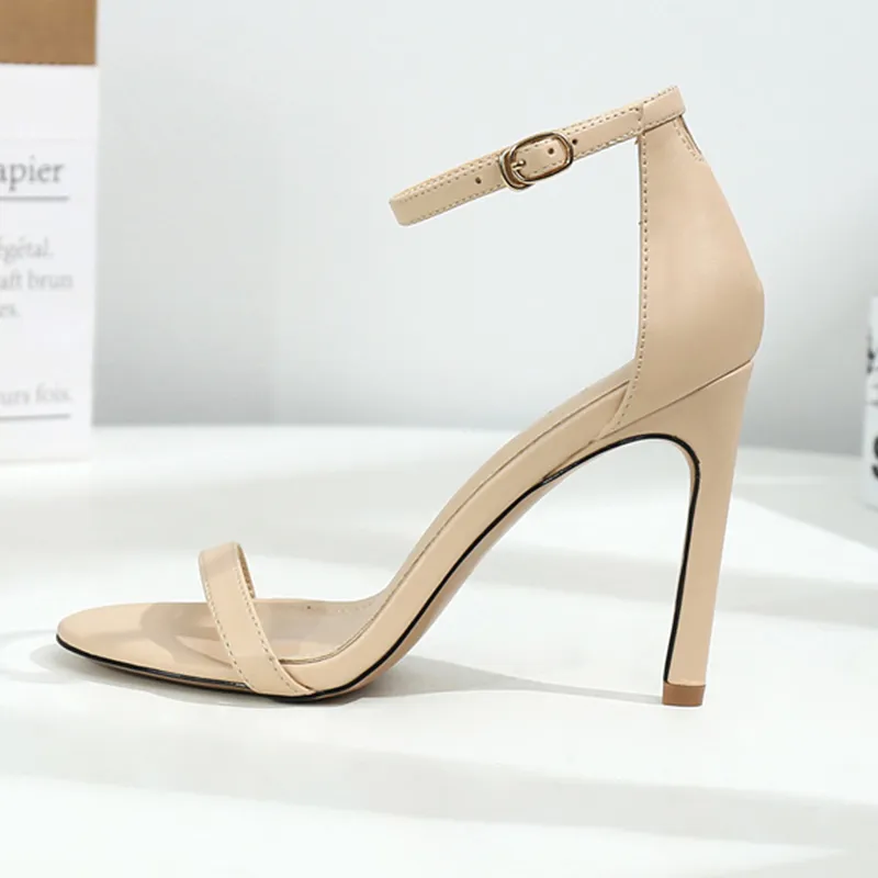 2020 Women 10 8 6cm High Heels Sandals Lady Fetish Stripper بالإضافة إلى حجم 33-43 Strappy Shoes Stiletto Stiletto Low Heels Nude Pumps Y200702