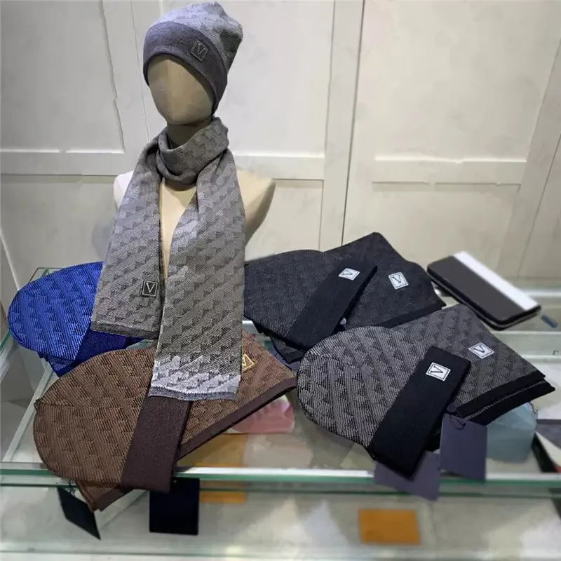 高品質の男性女性デザイナーハットスカーフセットクラシックラティスは冬に暖かくなります2ピースウールの帽子スカーフセット2022315f