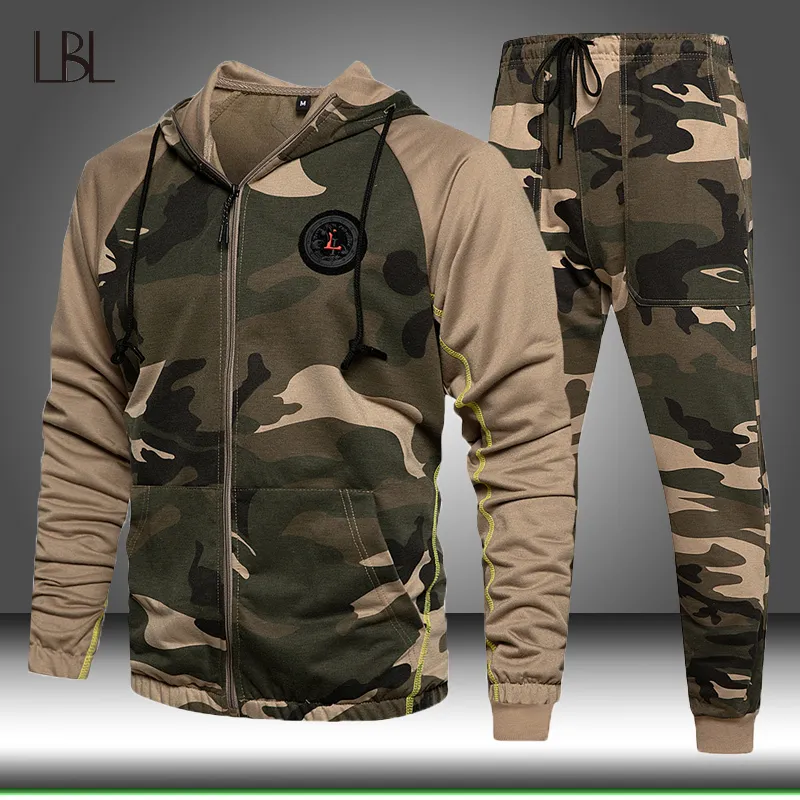 2 stuks sets trainingspak hooded sweatshirt + broek trui hoodie sportkleding pak mannelijke camouflage joggers winter sets kleding 201123