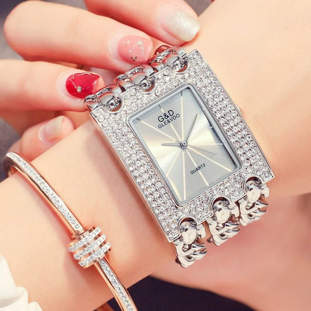 Century D Gaishideng utrikeshandel gränsöverskridande varm tre-kedja (liten) Quartz Watch Womens Watch med Diamonds Factory Direktförsäljning på BE