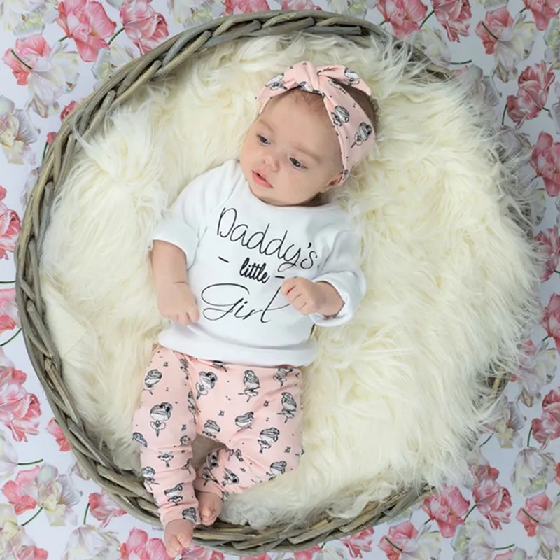 Baby Girls Clothes Set Newborn Infant Outfits Letter Daddys Little Girl Tops Pink Pants Headband Fashion New Born Clothing LJ201223