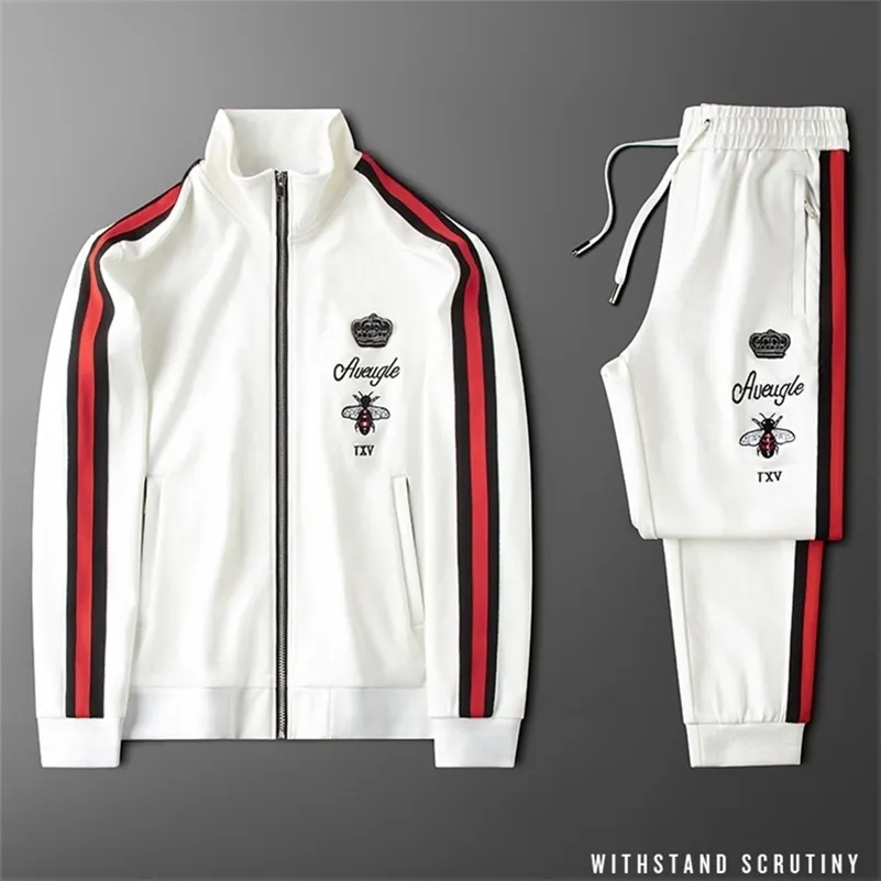 Vit Striped Sports and Leisure Suit Vertikal Collar Jacket Jacket Beam Foot Slim Byxor Trend Wild Little Bee Men 201201