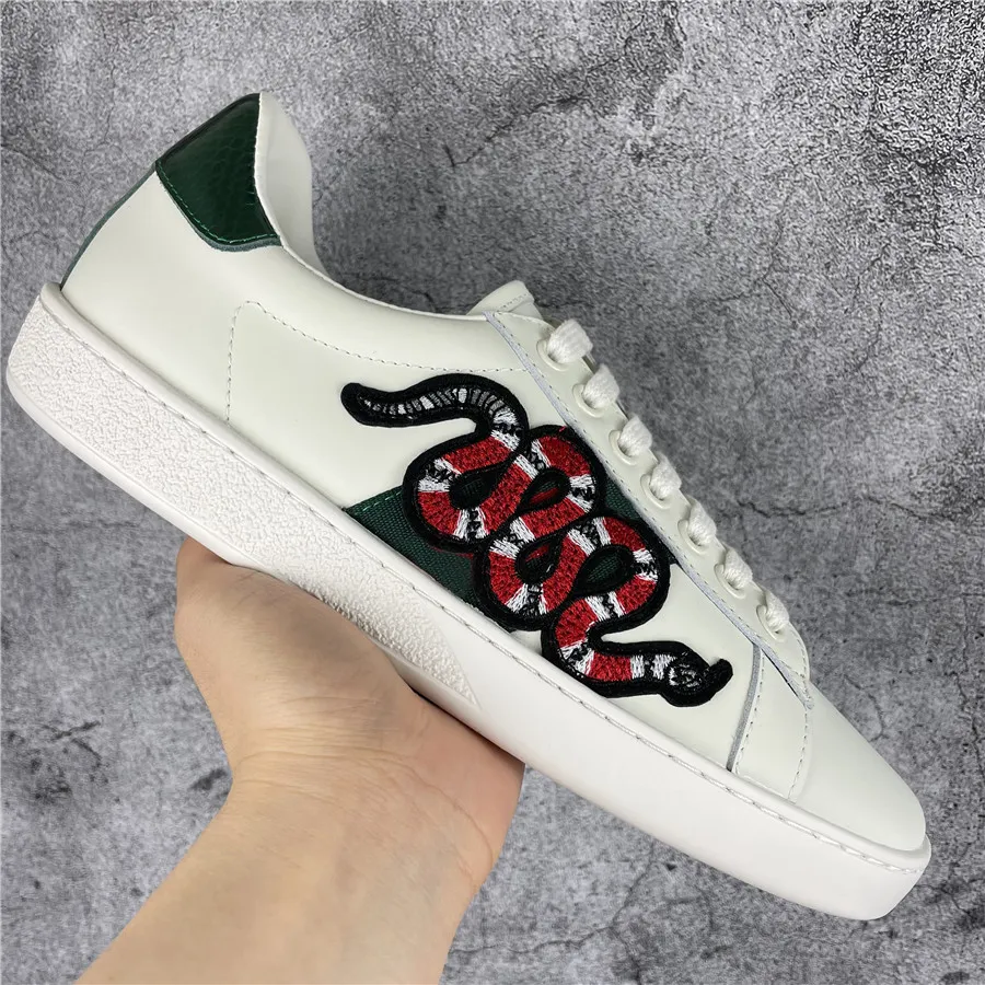 Zapatos casuales Scarpe de alta calidad para hombres y mujeres, zapatillas de deporte a la moda, zapatos con cordones, raya roja verde, cuero negro, zapatos bordados de abeja