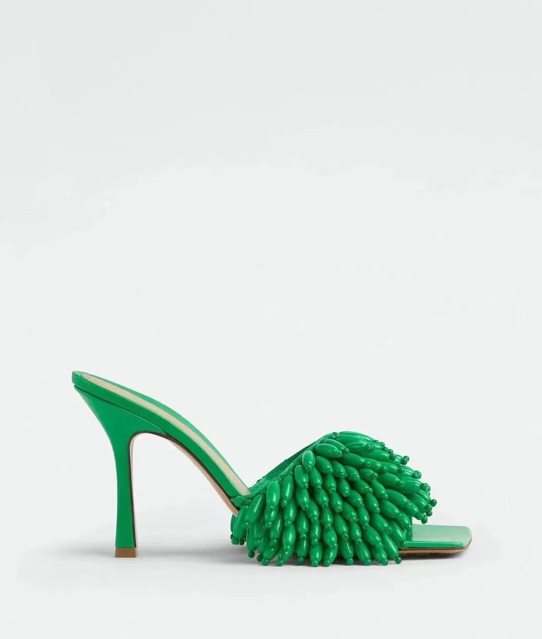 2022 Europ 클래식 여성용 슬리퍼 하이힐 샌들 거친 과일 색상 LuxURyr Suede Woman M Shoes Heel Slippers 섹시한 색상