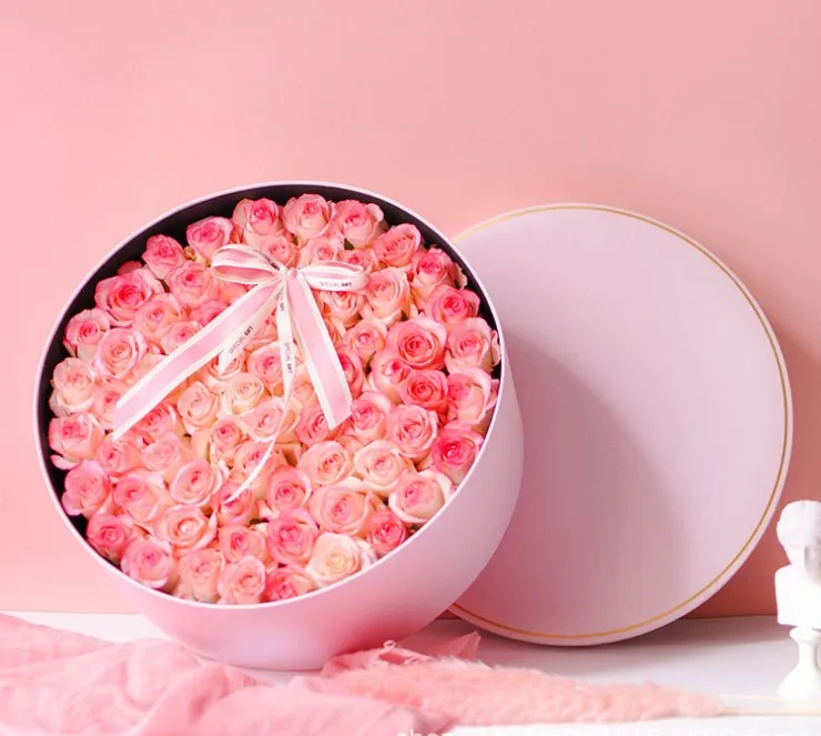 Geschenkpapier Herzförmige runde Seidenblumen-Geschenkbox, quadratische Verpackung von Blumenprodukten