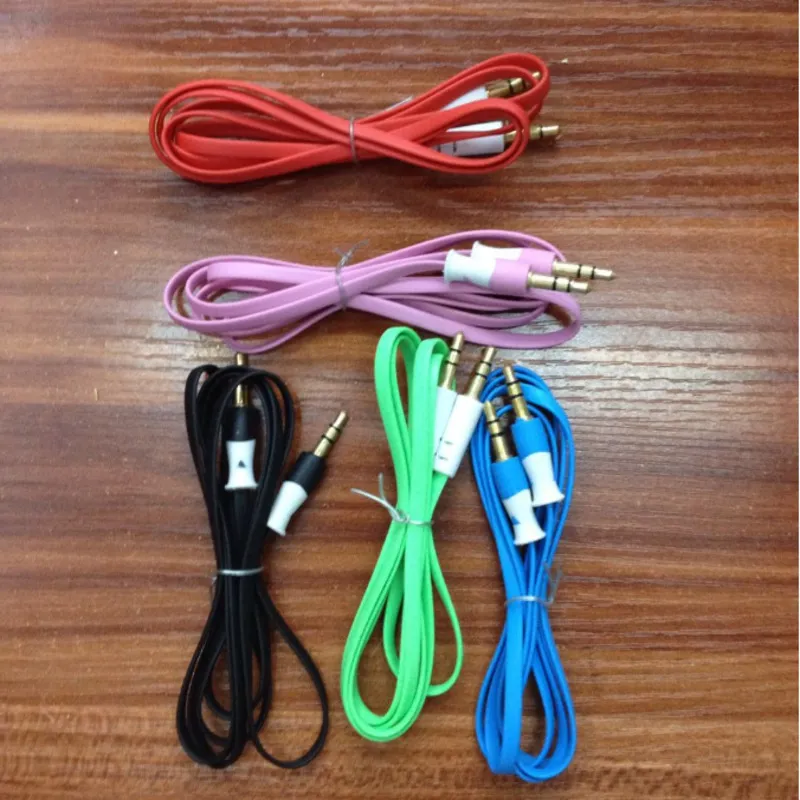 Hot Selling Colorful 3.5mm AUX Car Audio Cable för mobiltelefoner för MP3 / MP4 Smartphone PSP Praktisk