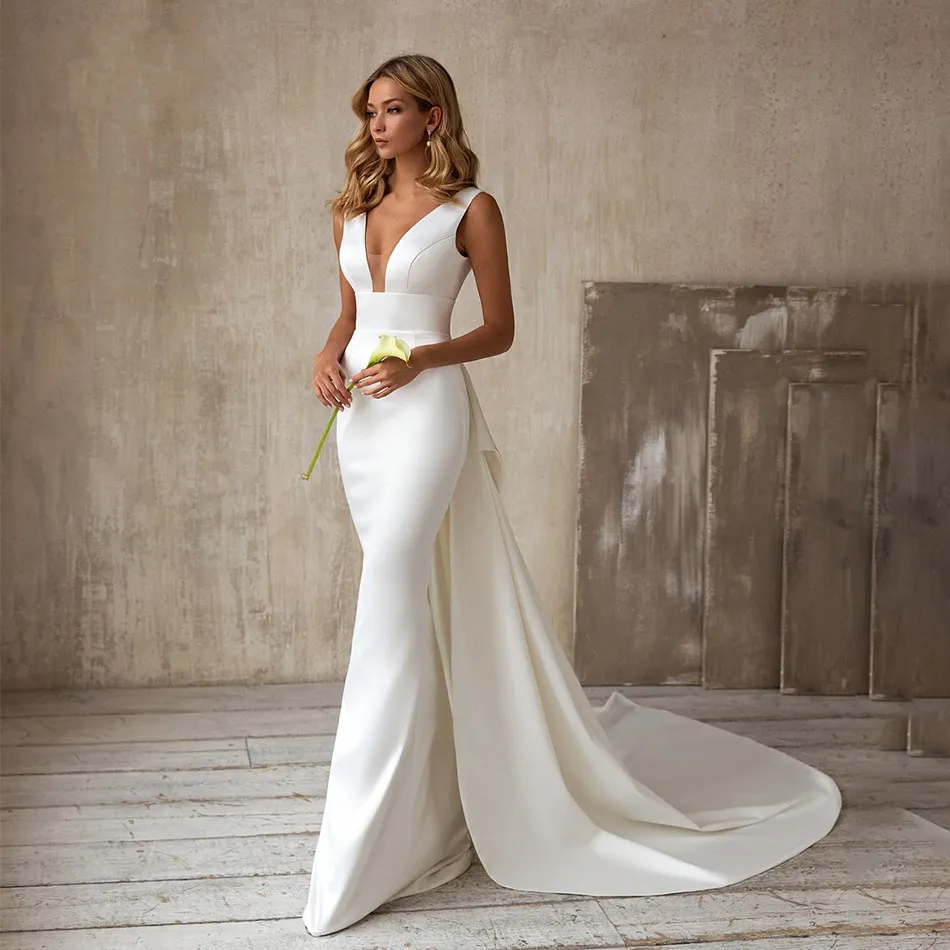Mermaid Satin Wedding Dress: Graceful Backless V Neck Bow Bridal