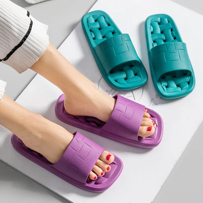 Pantoufles d'été semelle creuse qui fuit salle de bain antidérapant intérieur bain maison chaussures déodorant sandales pantoufles pour hommes et femmes