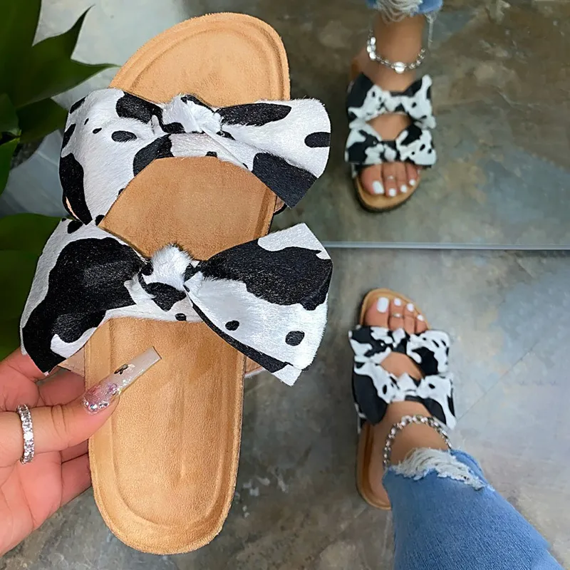 Bandana Slides Женщины Cow Bow Sliders Галстуки Сандалии красителя для Женщин Граффити Фласс Летняя Обувь Размер 41 42 43 Оптовая Drop Shipping X1020