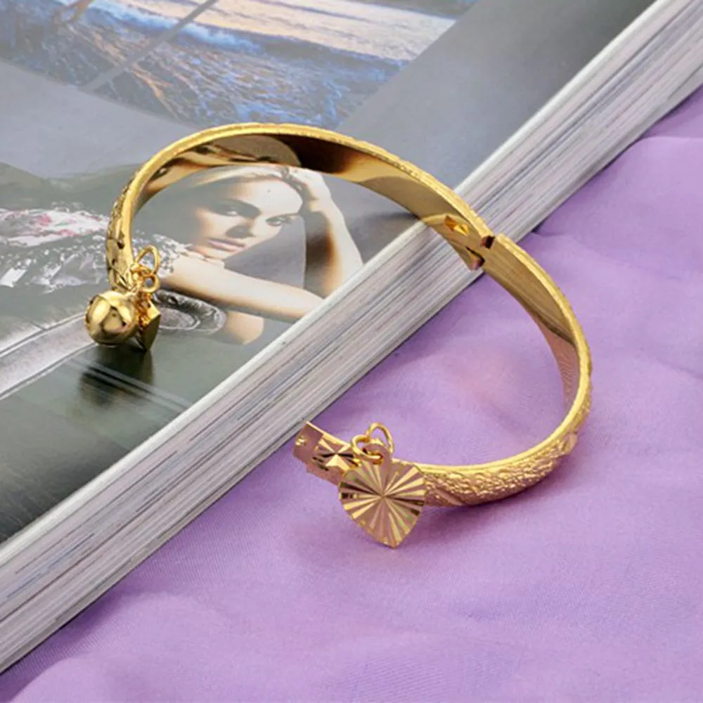 にゃおん　LAAINA BANGLE18K 18 Karat Gold Bangle Bracelets Solid 18K Yellow Gold From