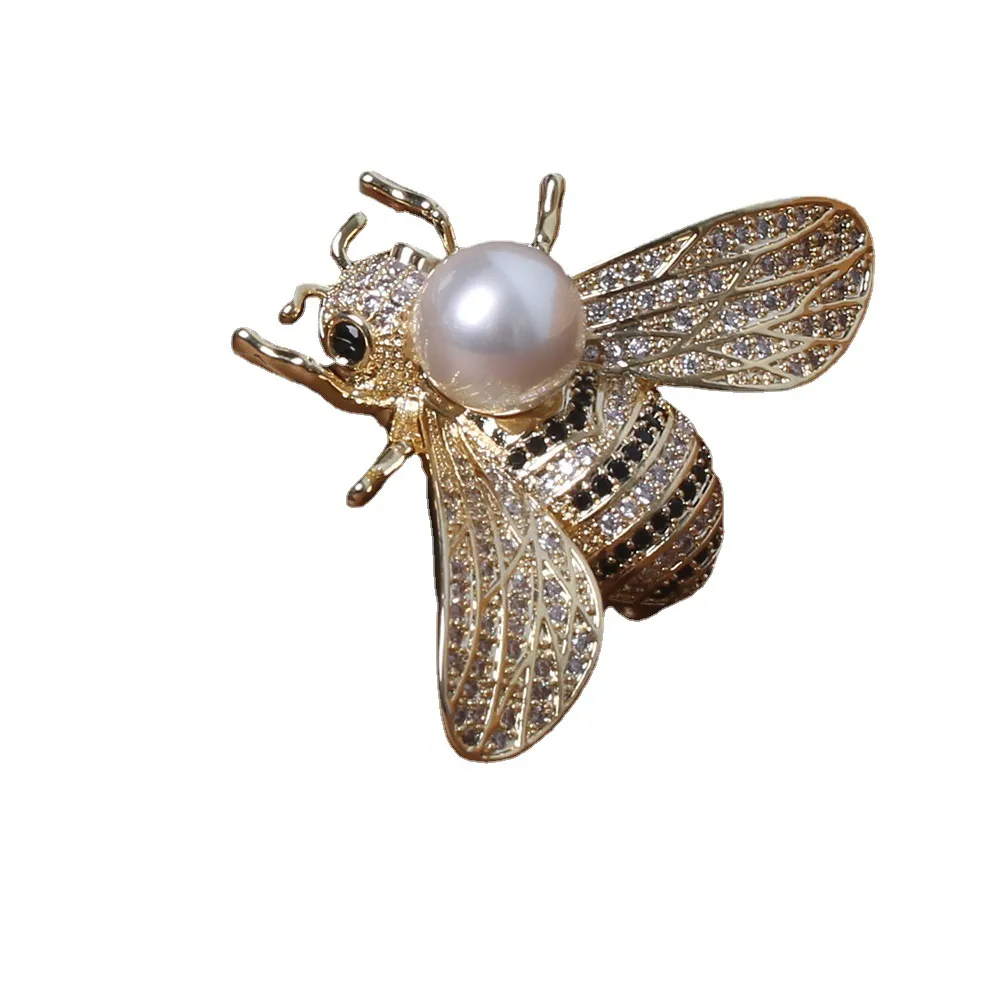 2021 Moda Varole for Women Bee Shaped Broszka z dużym Pearl Crystal Rhinestone Unikalne 18k Pozłacane broszki