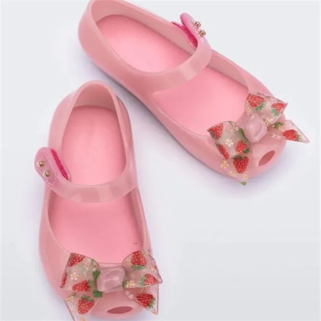 Tasarımcı Yay Şeffaf Çilek Kız Sandalet Sevimli Çocuk Balık Ağız Ayakkabı Toddler Bebek Sandal Rahat Çocuklar Prenses Jöle Ayakkabı