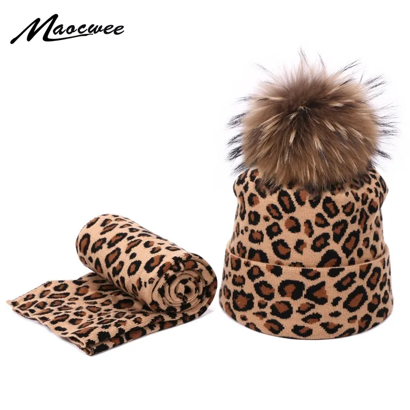 Winterdomen pompon beanie hoed sjaal set luipaard sexy outdoor warme 2 stuks 2 stuks bont pom pom hoed sjaal hedging caps voor vrouwelijke meisjes y201024