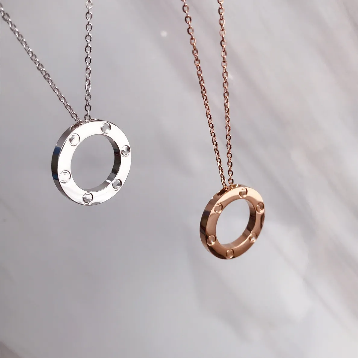 Fashion-classic mode titan stål smycken cirkel halsband skruvar ingen diamant kärlek halsband hängsmycke lyx vild halsband perfekt