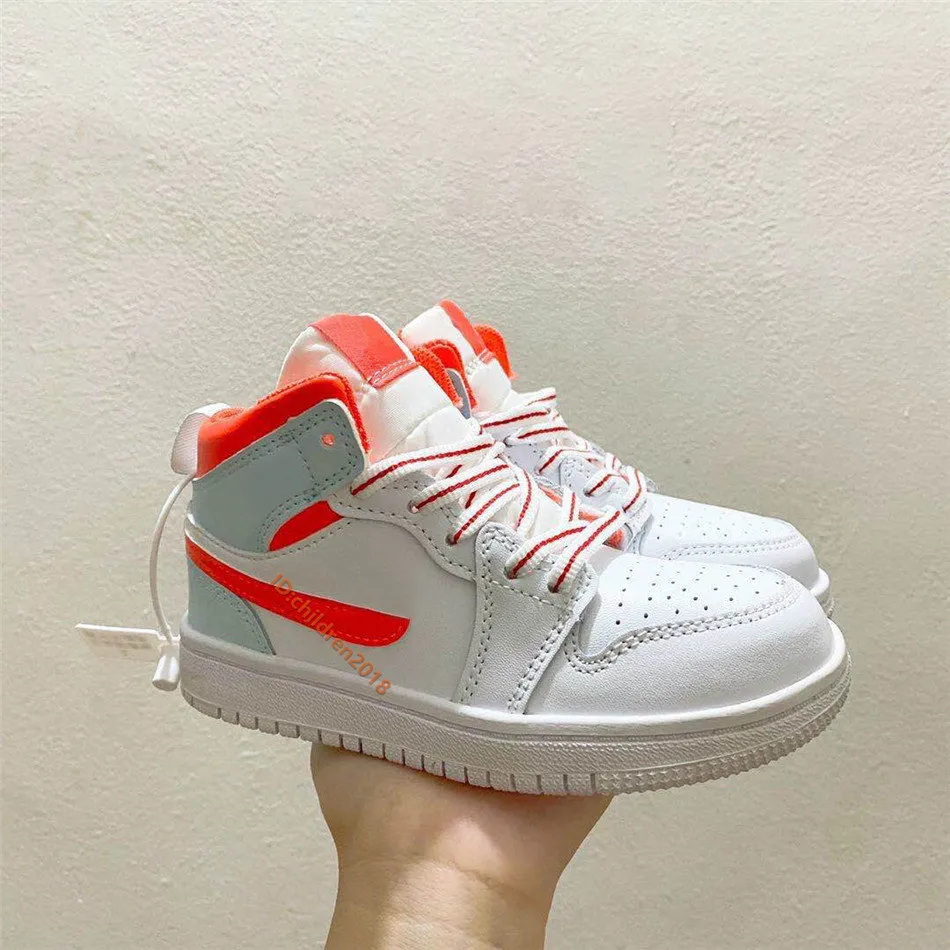 Jordan Jordan 1 Mid SE (niño pequeño)