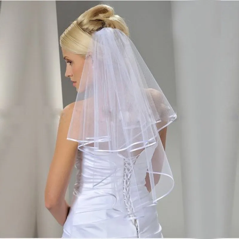 Bridal Veil Two Layers Ribbon Edge Short Wedding With Comb  display picture 3
