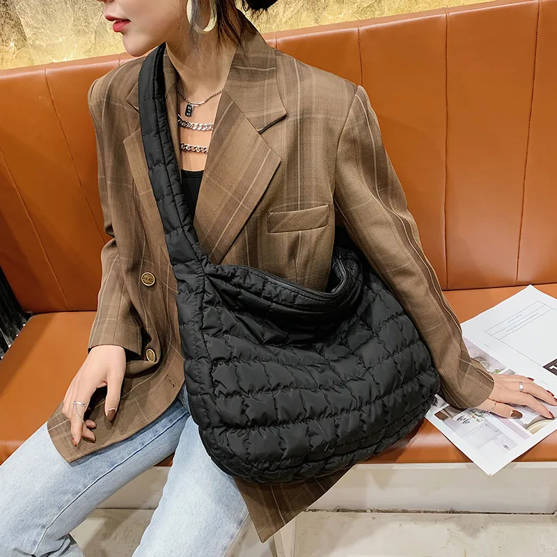 Chic Black Quilted Women\'s Bag Quilted Crossbody Bags for Women, Shoulder Handbags, Travel  main image 3