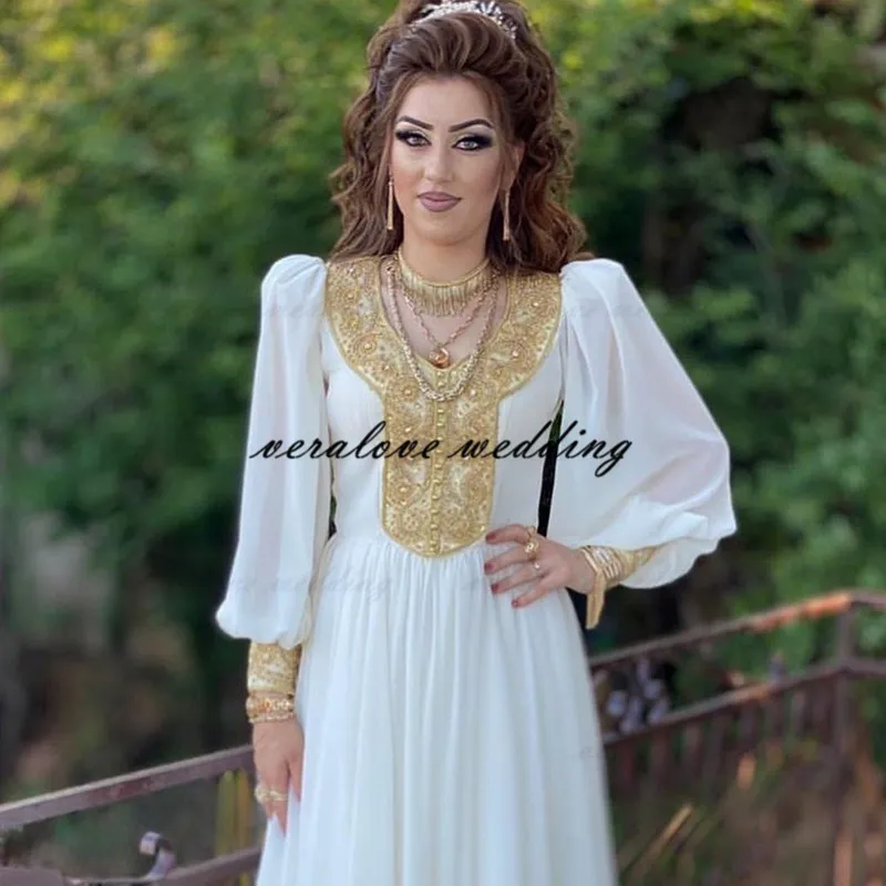 Witte chiffon Marokkaanse kaftan trouwjurk met gouden appliques lange mouw vloerlengte op maat gemaakt